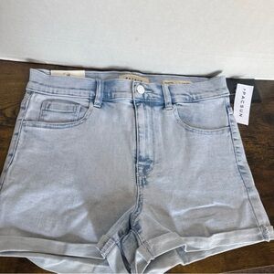 PacSun Women’s Juniors The Shortie Shorts NEW light wash denim Size 25 cuffed